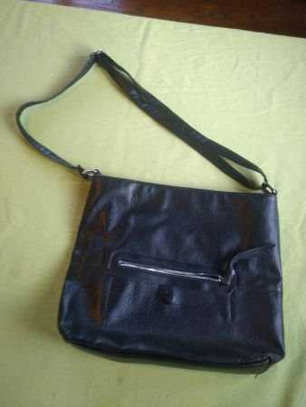 Schwarze Umhängetasche / Schultertasche - Top Zustand!