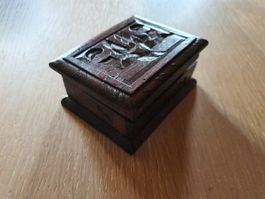Holz, Handmade / Schmuckschatulle / Massivholz / Box
