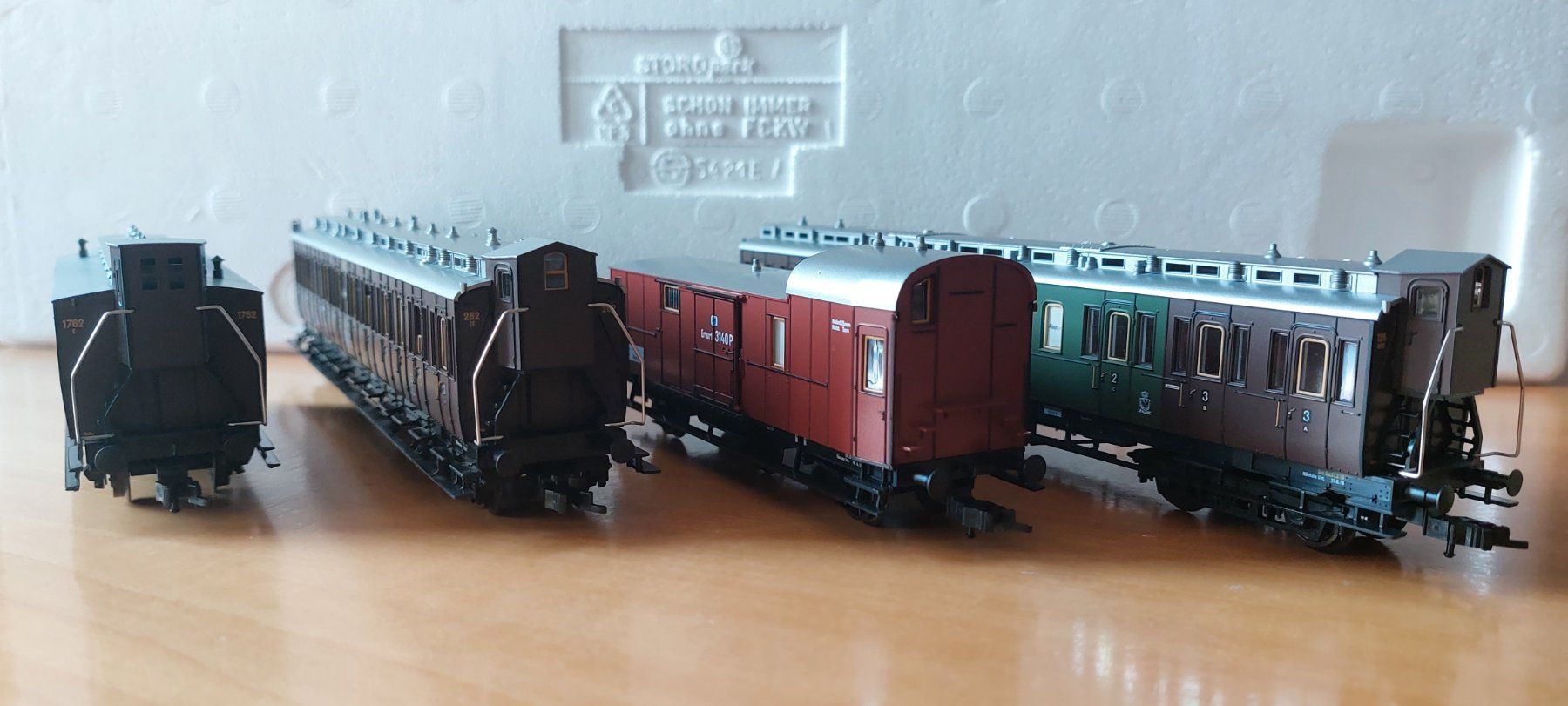 Fleischmann Modelleisenbahnen: Fleischmann 4890 - Dampfzug mit T18 der K.P.E.V. – Neu (gemäss Beschreibung) aus Rotkreuz von MOBAHN-1zu87 6