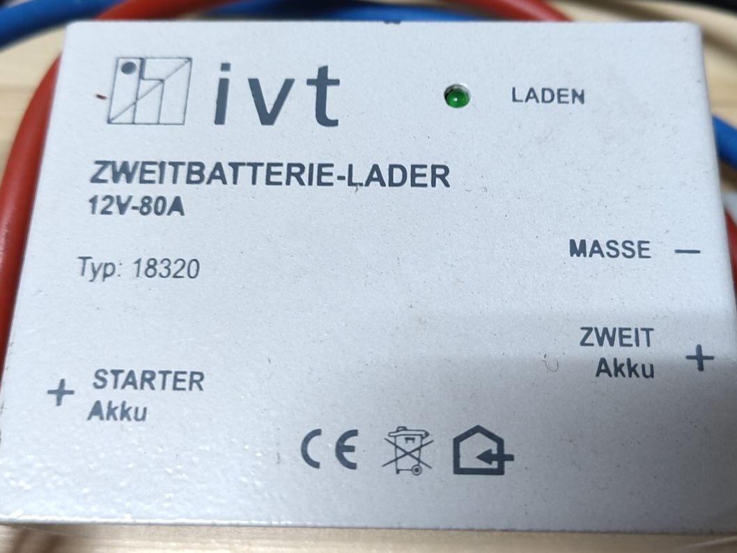 Caricabatterie: Zweitbatterie-Lader IVT 12V-80A – Usato da Obfelden venduto da Guex0