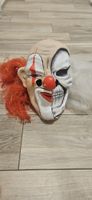 Larve Clown Halb-Skelett Halb-Clown