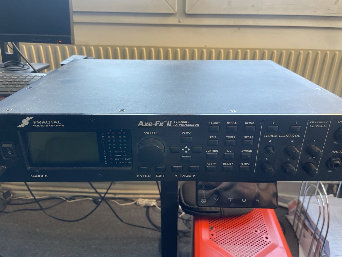 Fractal Audio Amplificatori: Fractal Audio Axe FX II Mark II – Usato da Bäch SZ venduto da inf_jgc8 1
