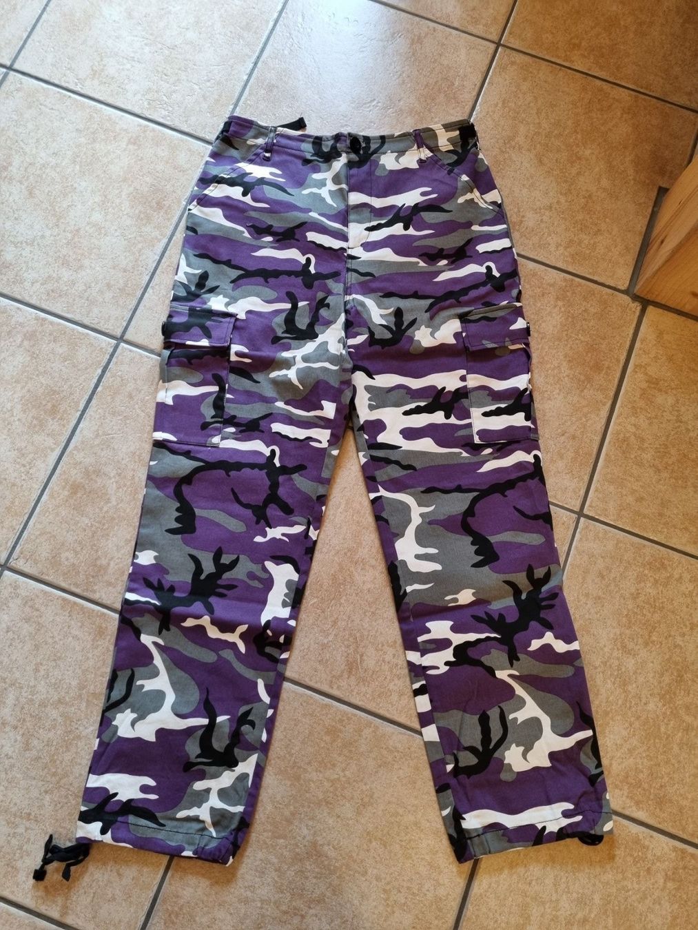 Jeans: Pantalon style militaire, taille 38 – Nuovo (secondo la descrizione) da Sion venduto da Oonathoo