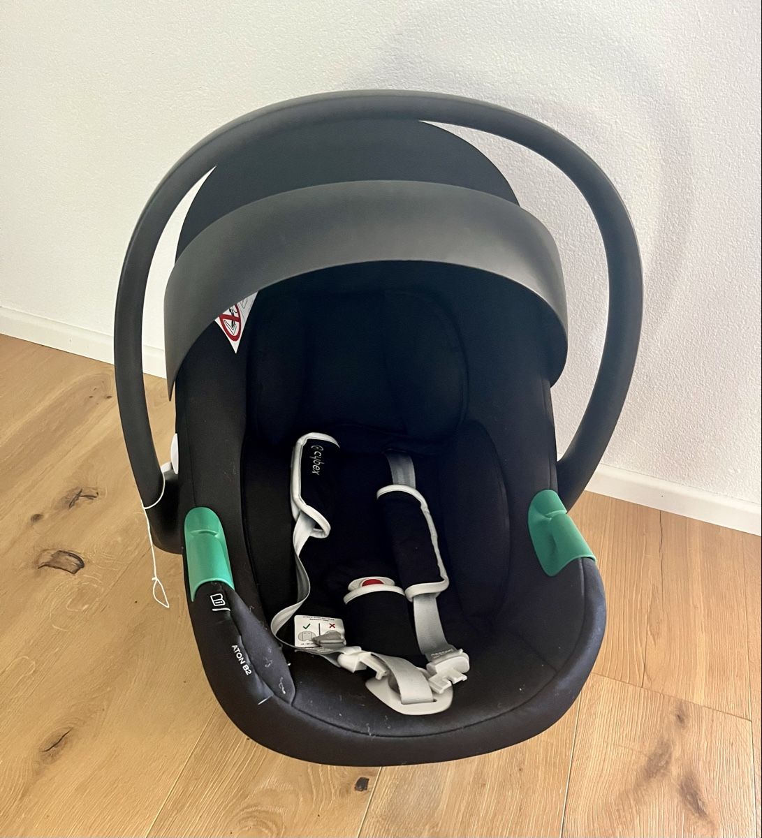 Cybex Seggiolini per auto: Cybex Babyschale Anton B2 I-Size inklusive Cybex Base One – Usato da Kirchenthurnen venduto da deb_7222