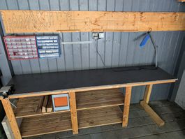 Werkbank + 2 Kunststoffschränke für Garage/Werkstatt
