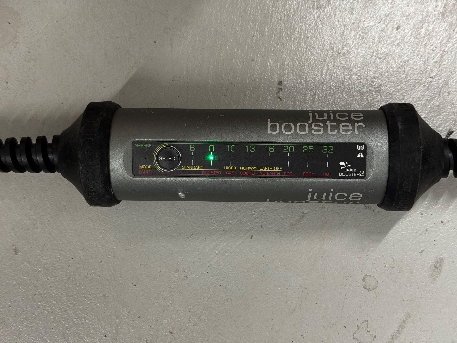 Juice Caricabatterie: JuiceBooster 2 mit Adapter – Usato da Zürich venduto da gian998 3