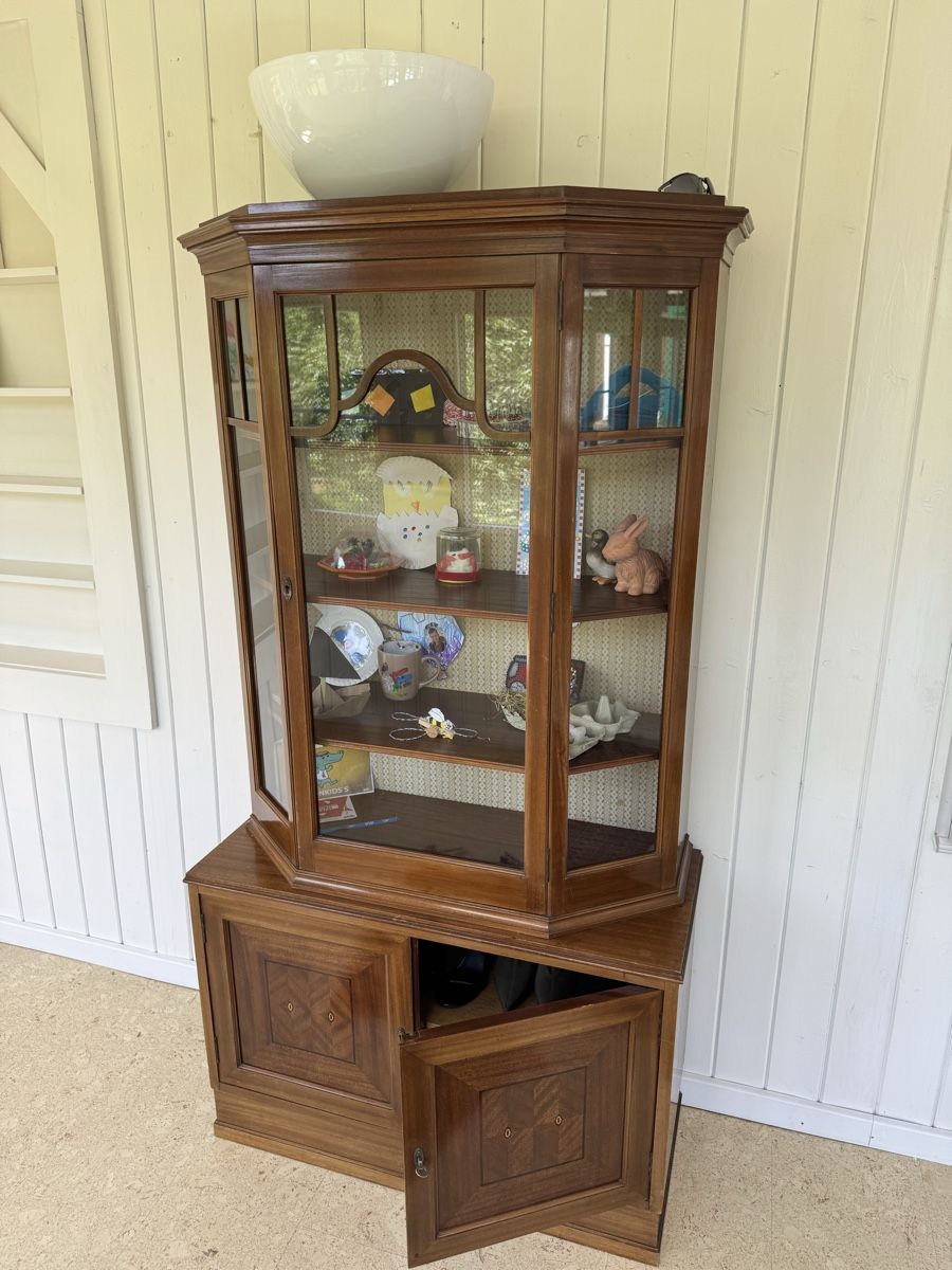 Vitrinen: Vintage Vitrine – Gebraucht aus Frutigen von LagzdinsM