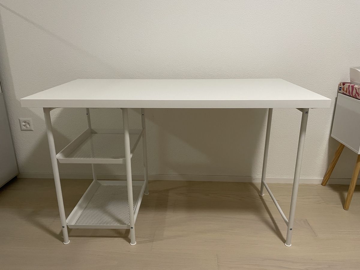 Ikea Scrivanie: Ikea Schreibtisch und Drehstuhl – Nuovo (secondo la descrizione) da Uzwil venduto da surmankun 1