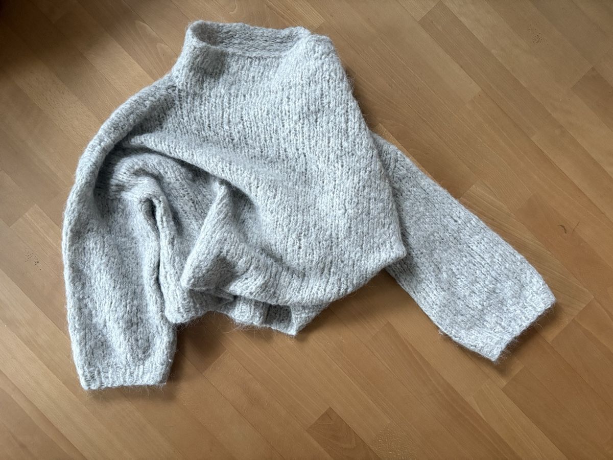 Maglioni & Felpe: Warmer Winter Strickpullover, Oversize, hellgrau, Gr. M – Usato da Gossau ZH venduto da sim_8mqt