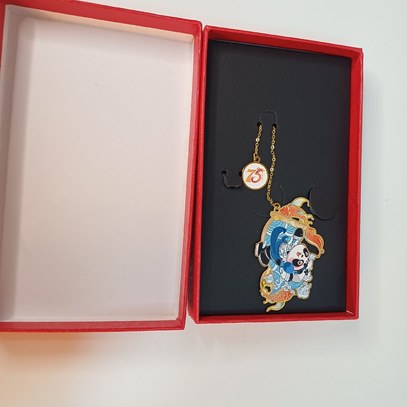 Altre raccolte & rarità: Offizieller Gedenk-Lesezeichen / Bookmark – Nuovo e nell'imballaggio originale da Zürich venduto da Secondito