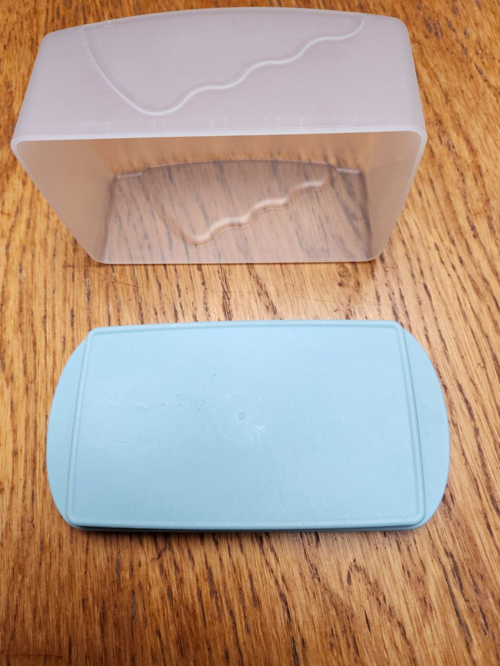 Tupperware Contenitori & Simili: Tupperware Butterplättli/behälter – Usato da Gstaad venduto da Kuhstall-2026 1