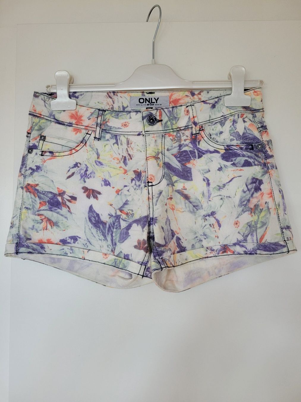 Pantaloni: Short fleuri – Usato da Villars-sur-Glâne venduto da ninisabri 2