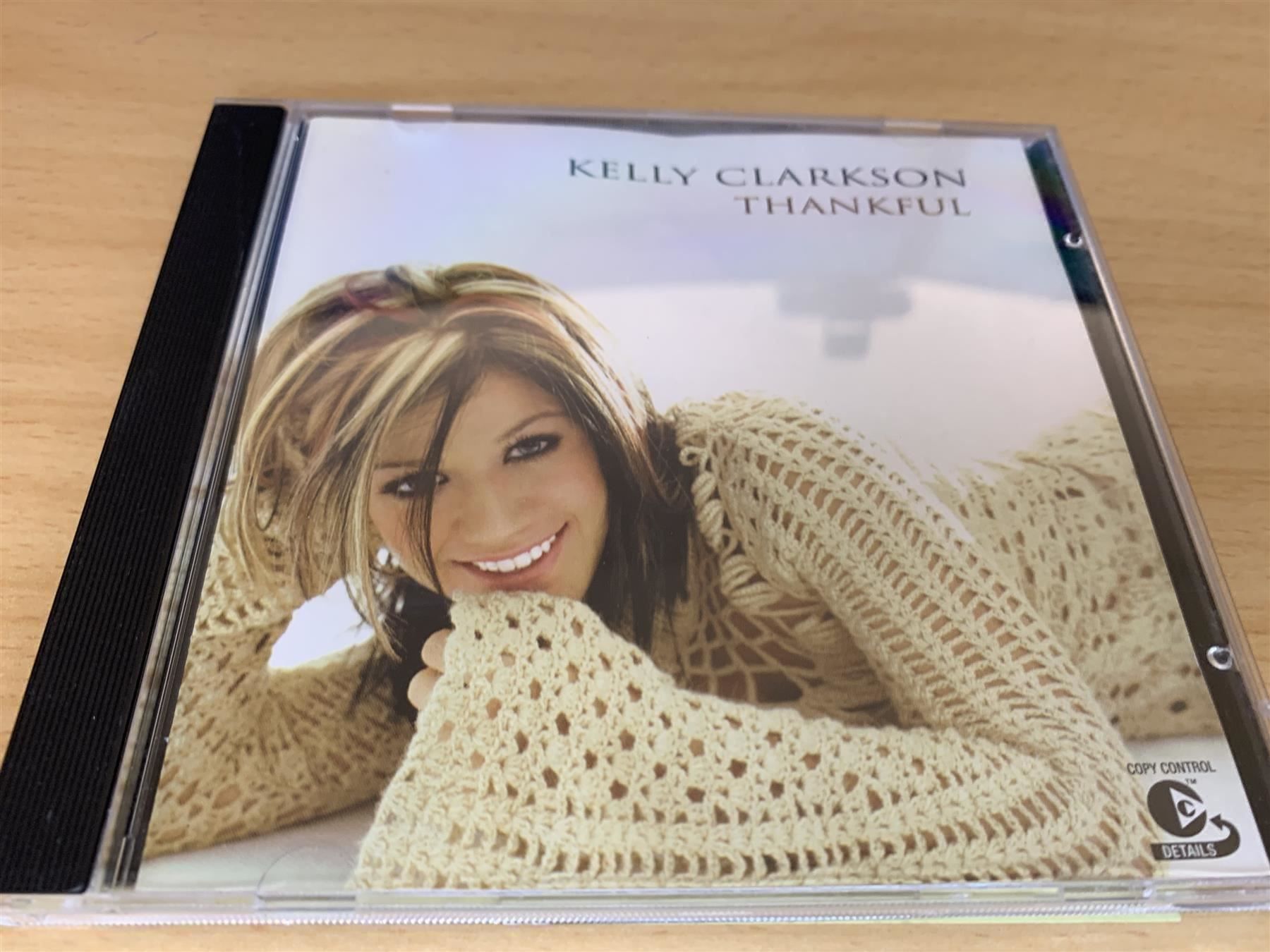 CD: Kelly Clarkson – Thankful – Usato da Rikon im Tösstal venduto da Alpenmutz