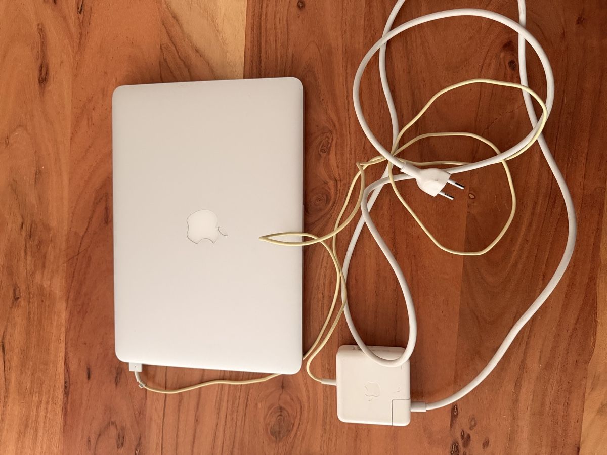 Apple Notebook: MacBook Pro 13" Retina (Modell A1502) – Usato da Buchs AG venduto da GresaaB 5