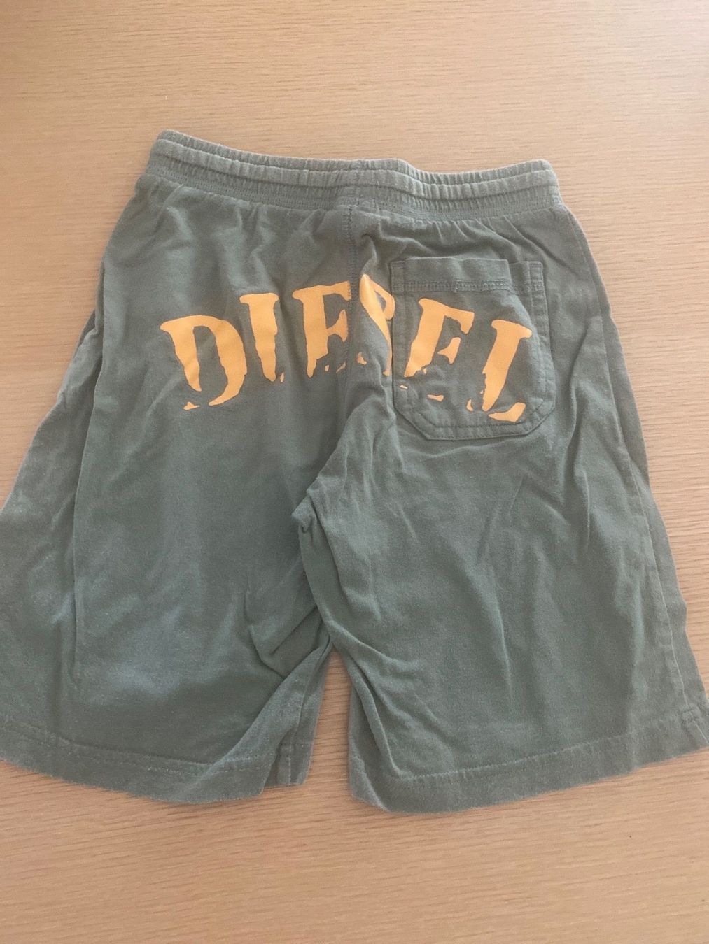 Diesel Pantaloni: Diesel Short Taille 104 – Usato da Delémont venduto da Ma_LoU.01