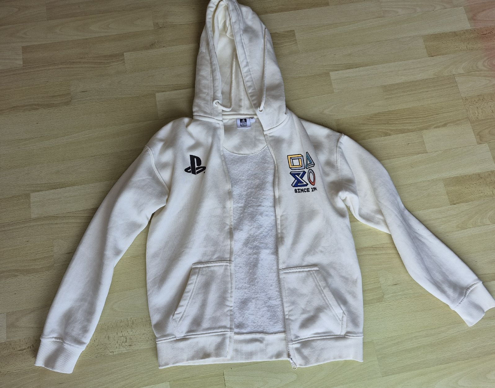 Giacche: Sweatjacke Playstation gr. 122-128 – Usato da Gränichen venduto da Mamaboy 5