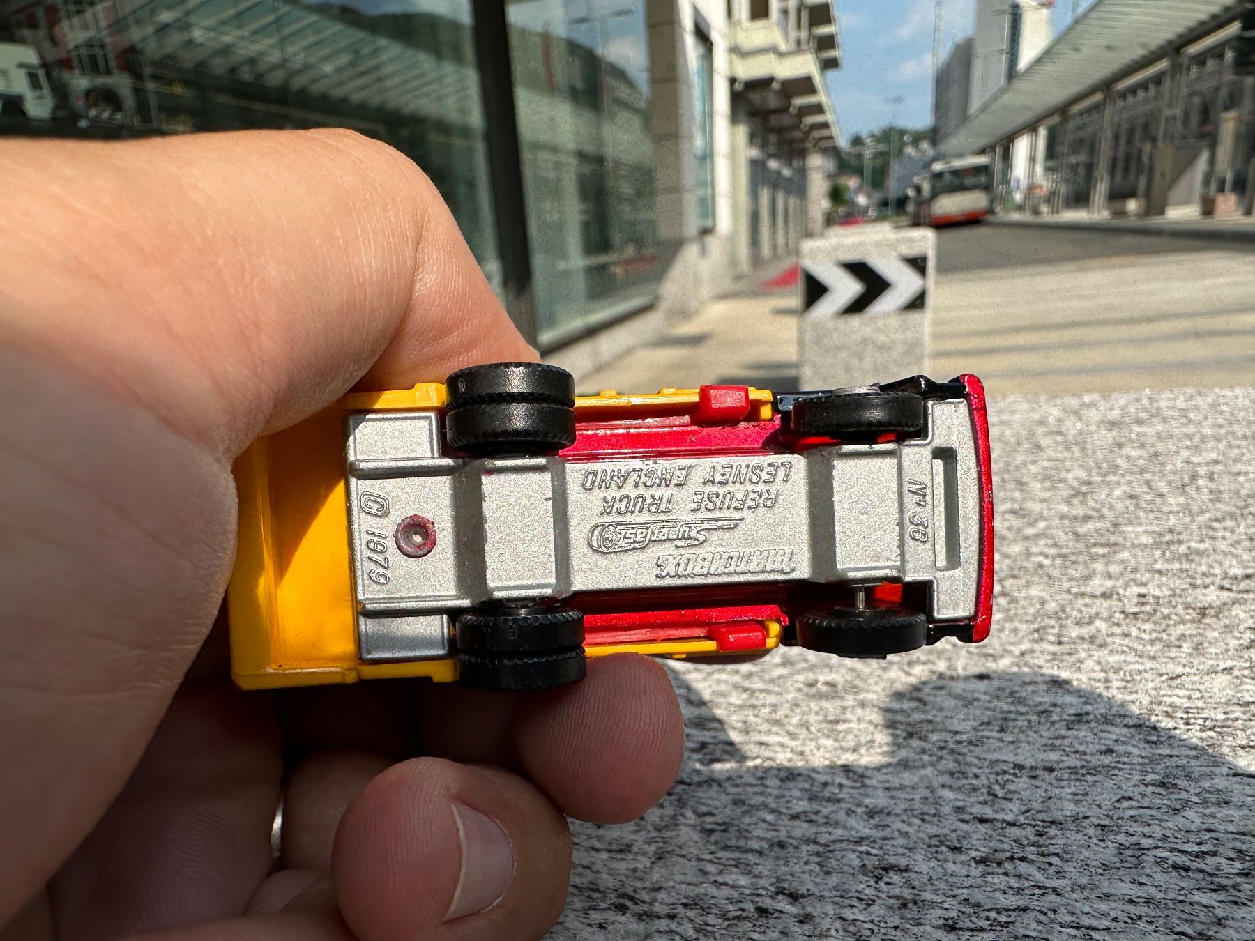 Matchbox Modellini d'auto: Matchbox Superfast No 36 Refuse Truck + modern – Usato da Chiasso venduto da Carrara-Modellismo 4