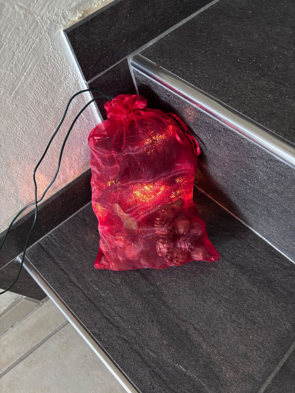 Tutte le decorazioni: Beleuchteter Samichlaus Sack rot gefüllt – Usato da Balsthal venduto da Uroby 1