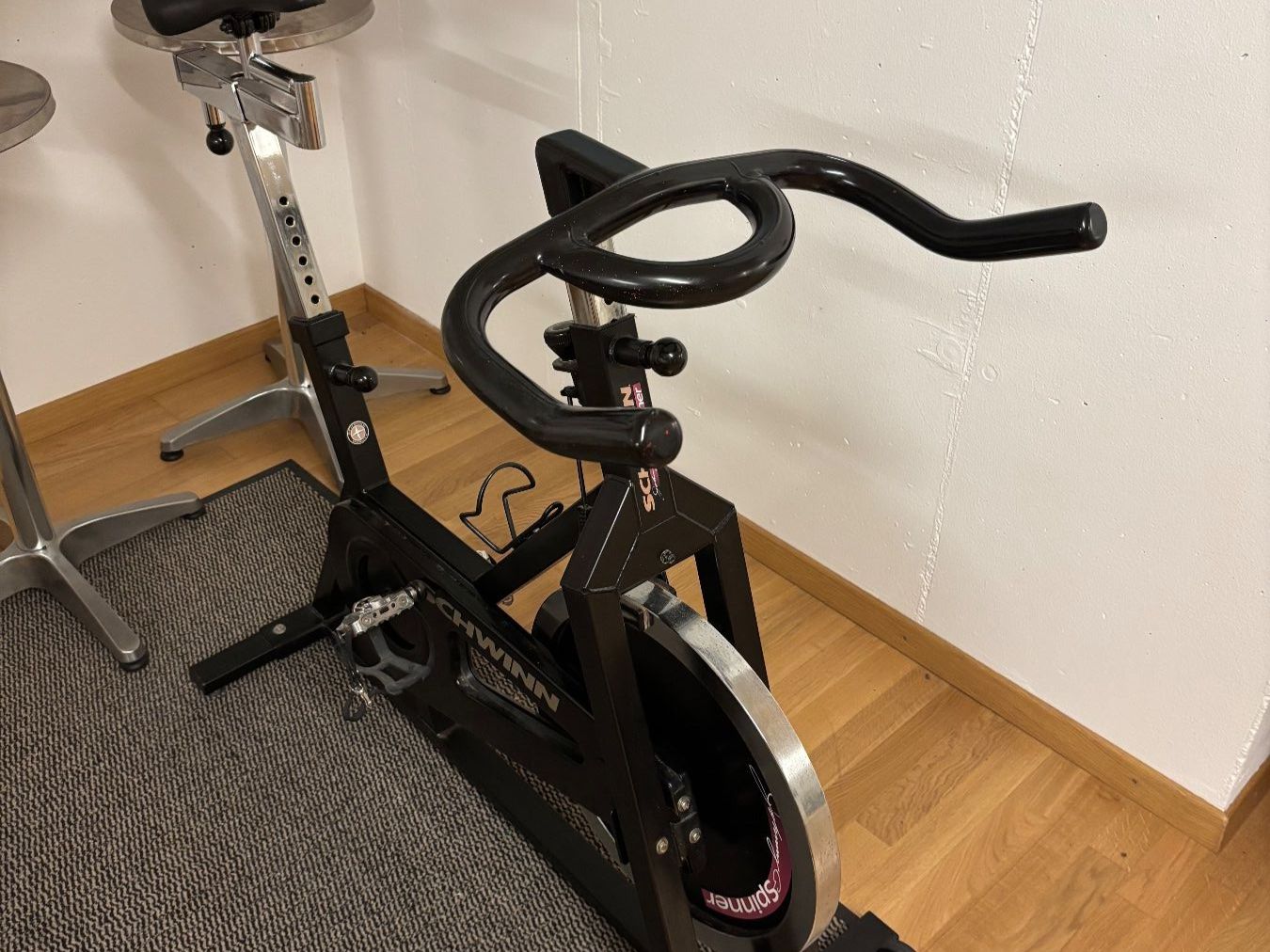 Schwinn Hometrainer: Spinning-Rad – Gebraucht aus Birrhard von Sharkno 2