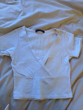 T-Shirt Brandy Melville weiss mit Wickeloptik