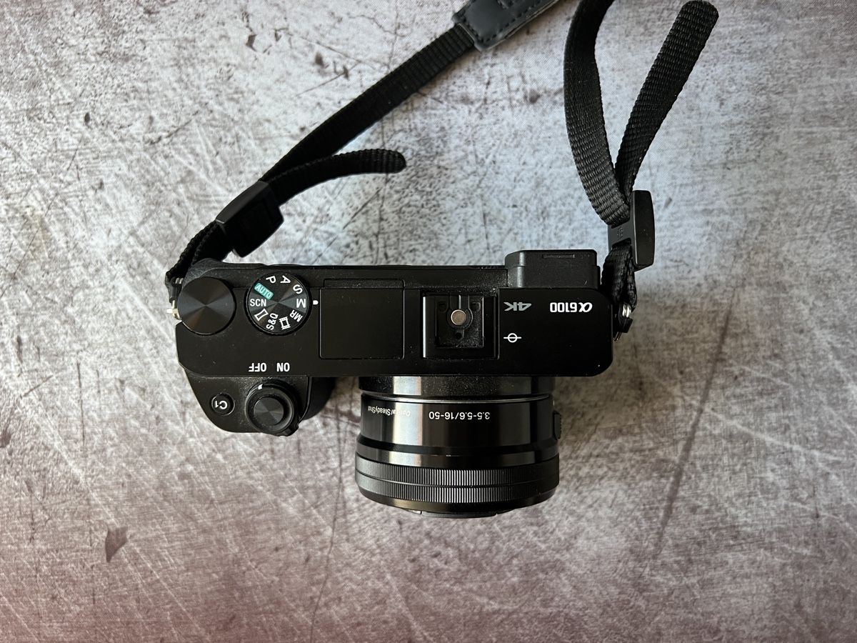 Sony Appareil photo: Sony a6100 + 18-50 Kit Objektiv – D'occasion à Ebmatingen par kaf_9myw 2
