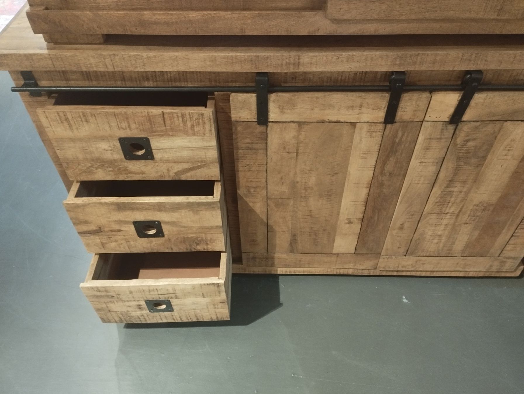 Cassettiere: Sideboard Kamerun von Gutmann – Nuovo (secondo la descrizione) da Kloten venduto da bilgeri01 3