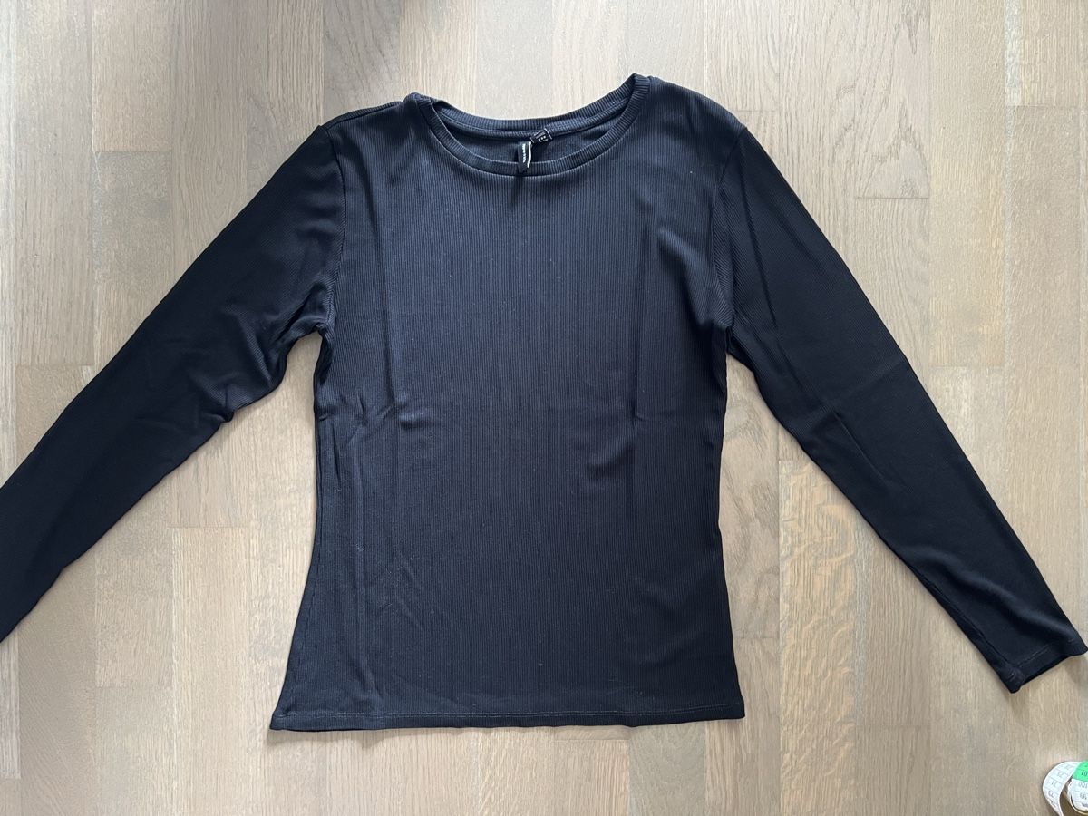 Vero Moda T-shirt: Langarmshirt Vero Moda – Usato da Kriens venduto da Luzernerin_K 2