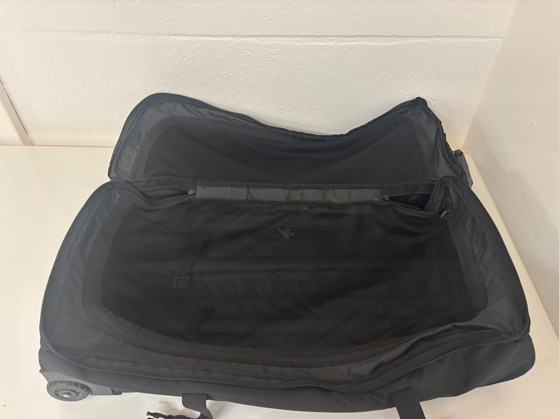 46 Nord Taschen: Reisetasche mit Rollen Schwarz – Gebraucht aus Wettingen von Wendemarket 1