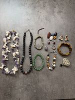 Schmuck Konvolut: Halsketten, Ringe, echte Steine und mehr