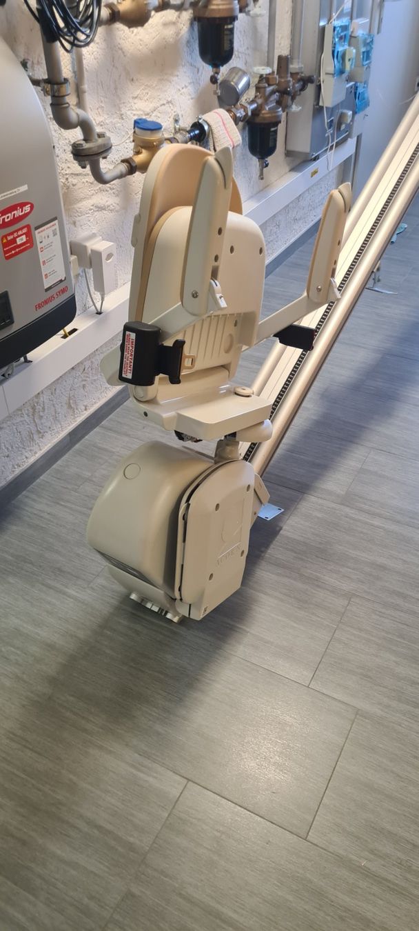 Escaliers: Treppenlift Acorn 130 Superglide – D'occasion à Rorschacherberg par nudi59 1