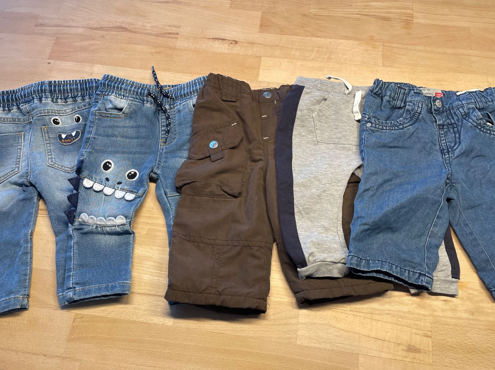 Kleiderpakete & -sets: 5 Jungshosen, 68 – Gebraucht aus Gossau von buendnerin21