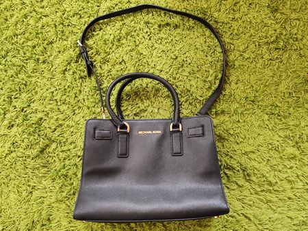 Michael Kors Handtasche schwarz Leder guter Zustand