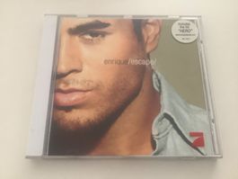 Enrique / escape / 2001