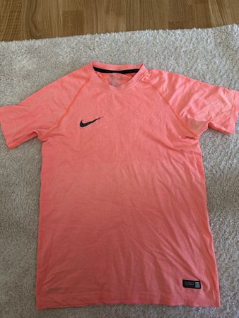 T-shirt Nike DRI-FIT orange taille S