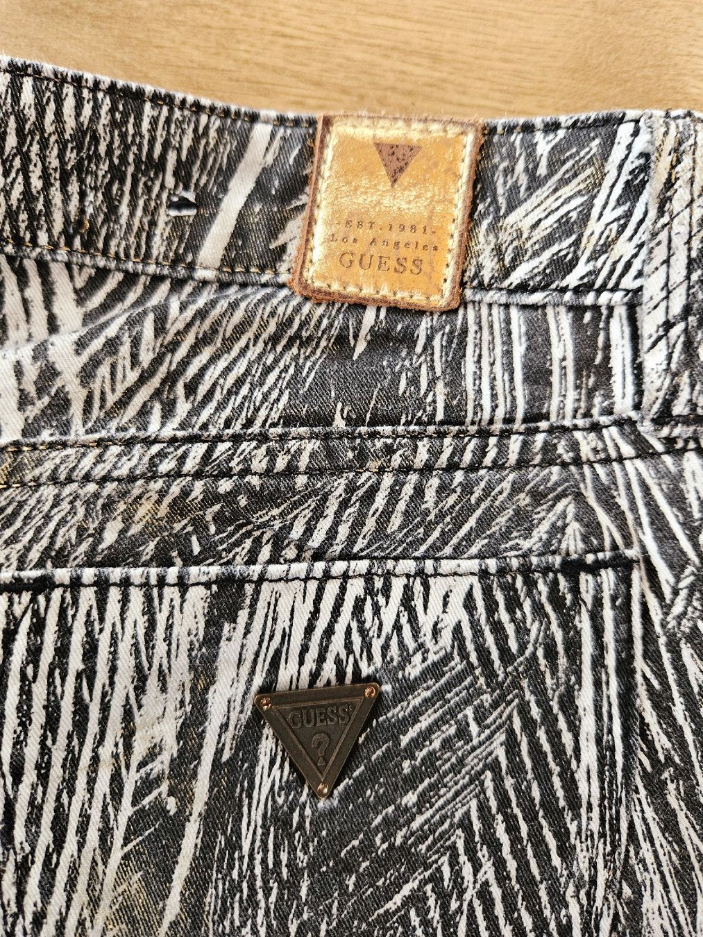 Guess Pantaloni: Hosse von GUESS Inch.Gr.26 – Nuovo (secondo la descrizione) da Rhäzüns venduto da inf_rcj7 1
