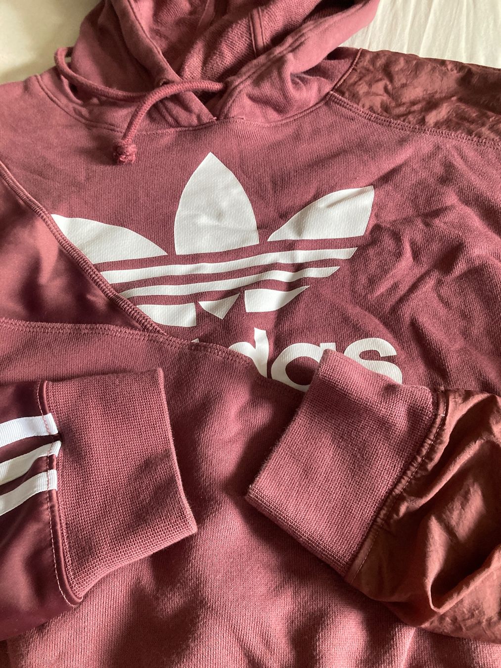 Adidas Pulls & Sweat-shirts: Adidas Cropped Hoodie – D'occasion à Zürich par Frangipan23 1
