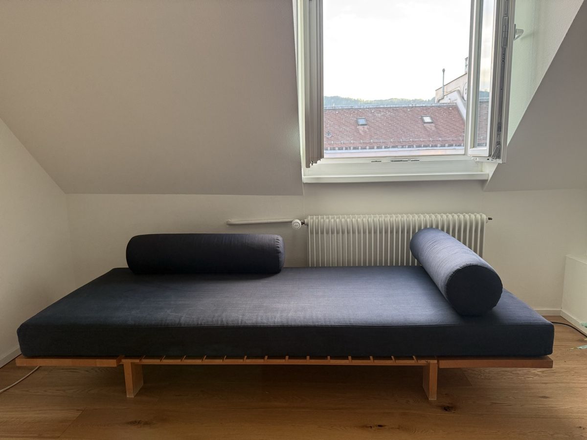 Sedie a sdraio: Navy Mid-Century Daybed – Usato da Zürich venduto da vul_vl6m 2