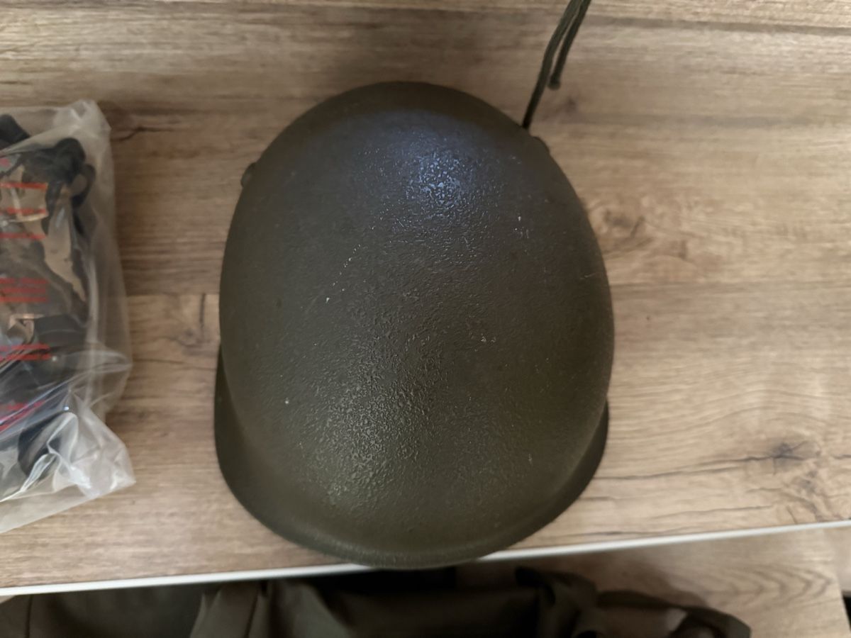 Uniformi & Effetti personali: Militaria LOT – Usato da Wittnau venduto da Helvetia1 2