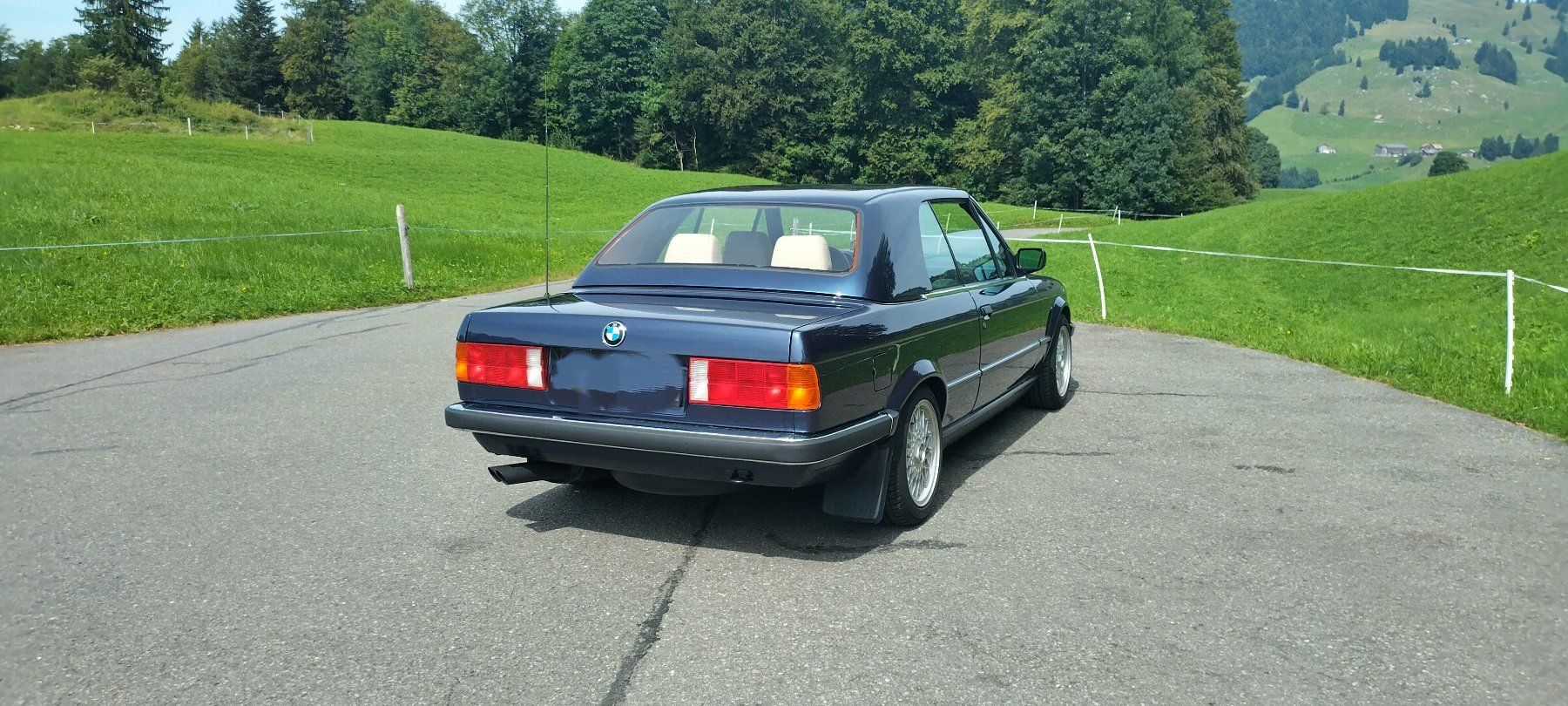 BMW Autos: BMW E30 325i A Cabrio – Gebraucht aus Goldau von Bertens 1