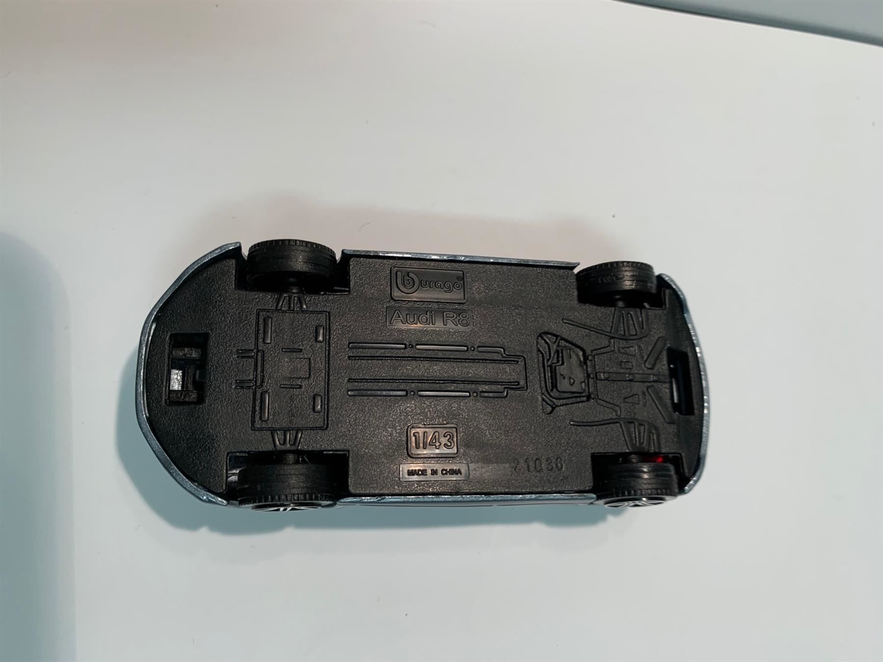 Audi Modellini d'auto: Audi R8 1:43 Bburago  256 – Usato da Kerzers venduto da tisyayasuBE 5