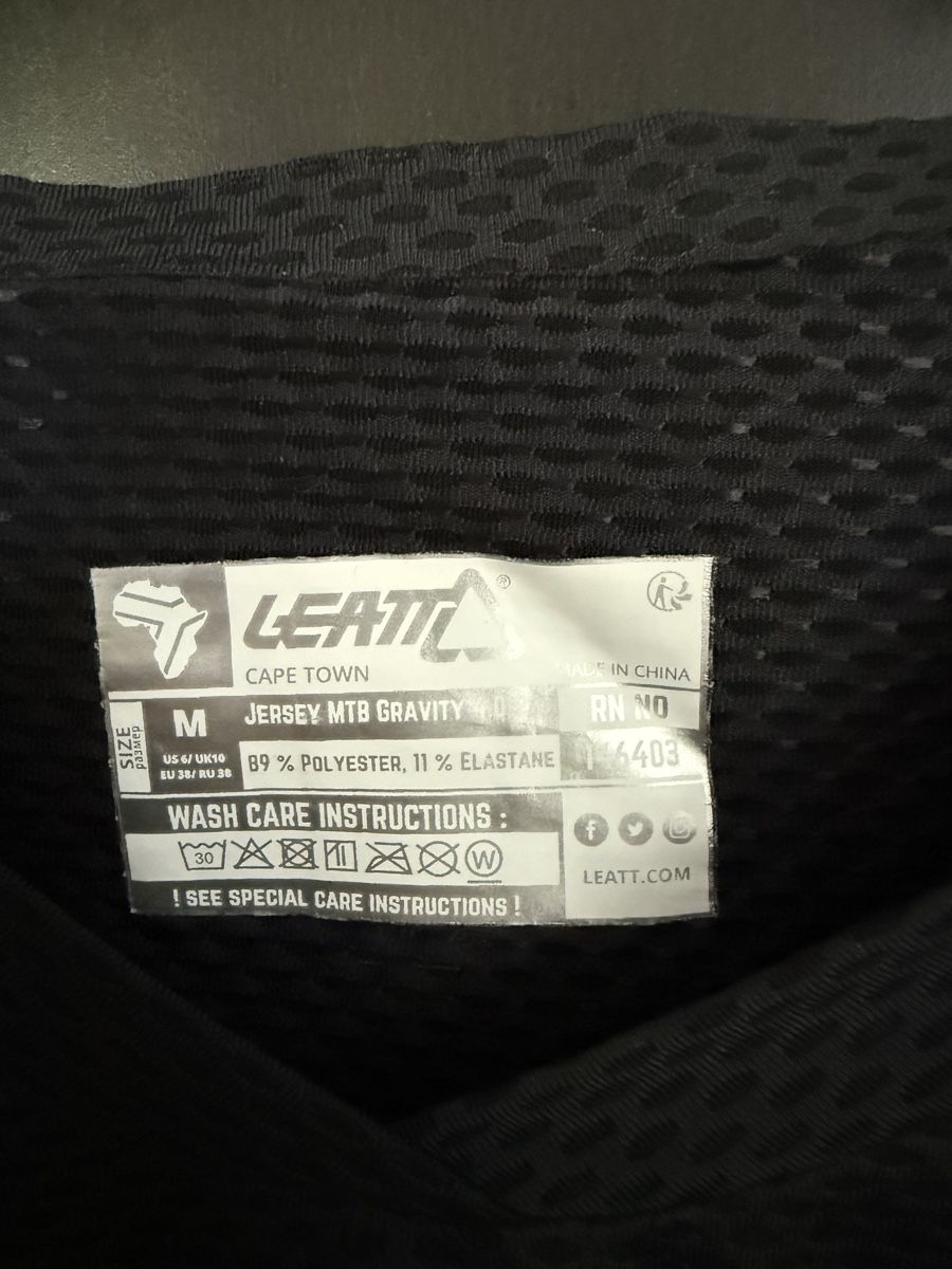 Leatt Canottiere & Pantaloni: Leatt Damen Bike Jersey Gravity schwarz Gr. M  – Usato da Rüti ZH venduto da nadi_977 2