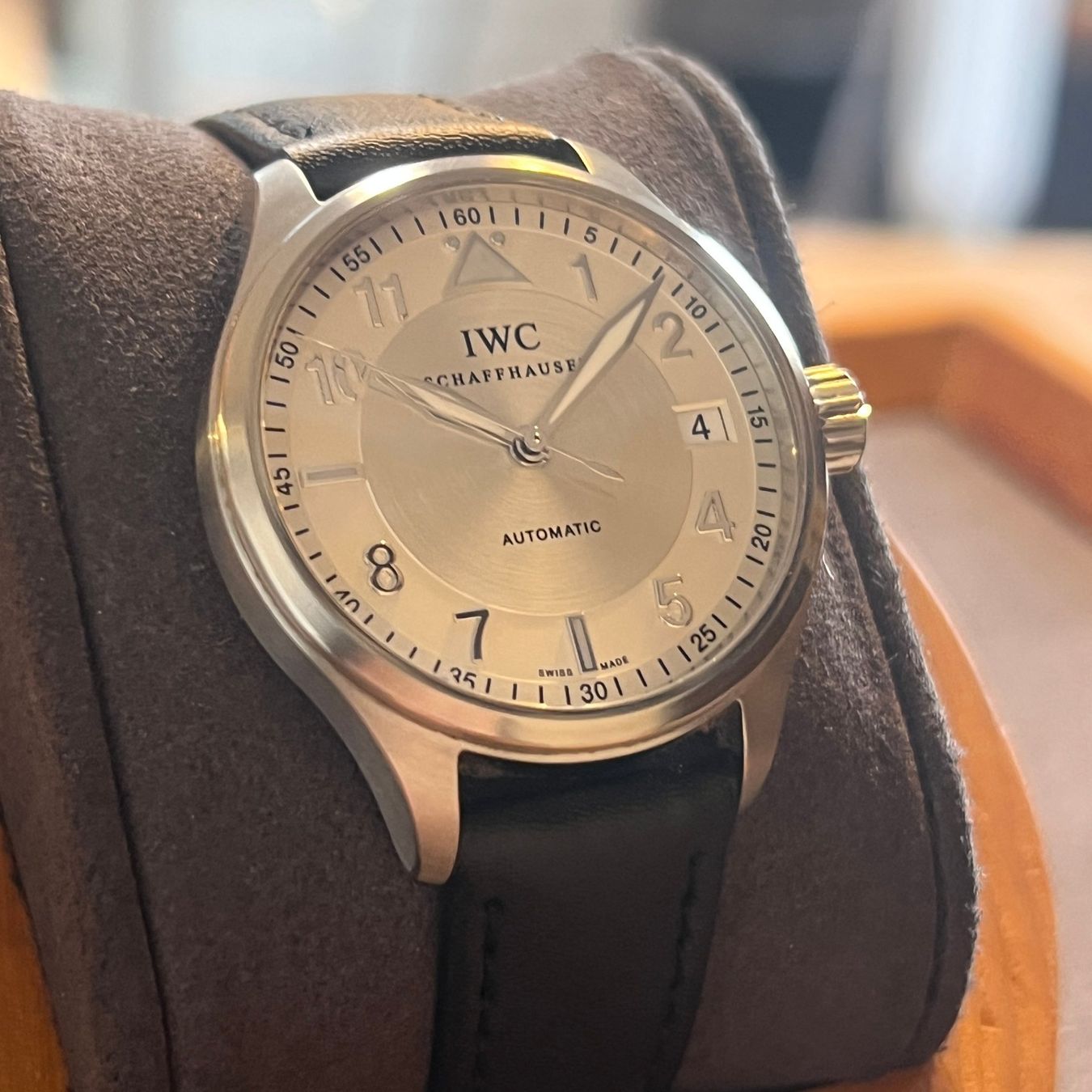 IWC Orologi: IWC Spitfire Automatic Date Silver Dial IW325605 – Usato da Carouge GE venduto da Watchaser 1