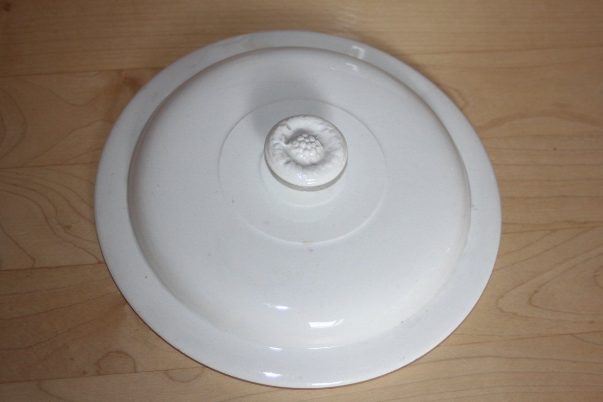 Ciotole: Alte, schöne Suppenschüssel mit Deckel – Usato da Sumiswald venduto da Lottie22 4