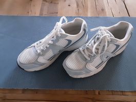 Damen Sneaker  Gr.40  (sehr wenig getragen)