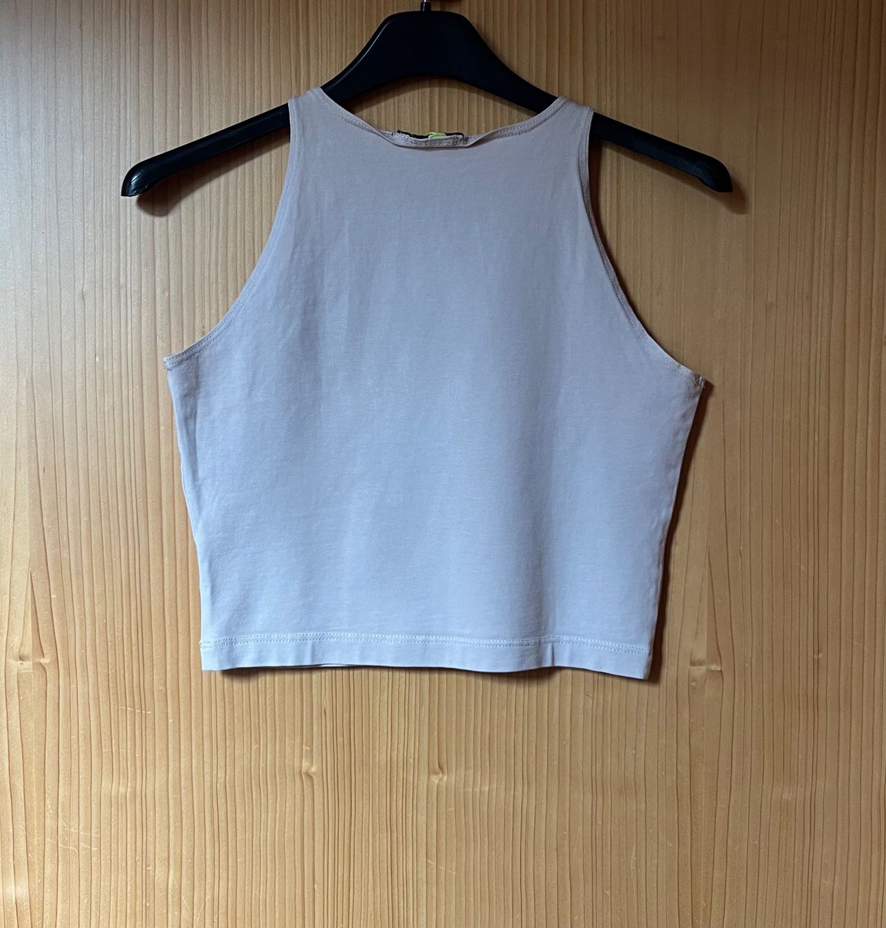 Top: Mignon crop top couleur crème – Usato da Ardon venduto da chl_j2df 2
