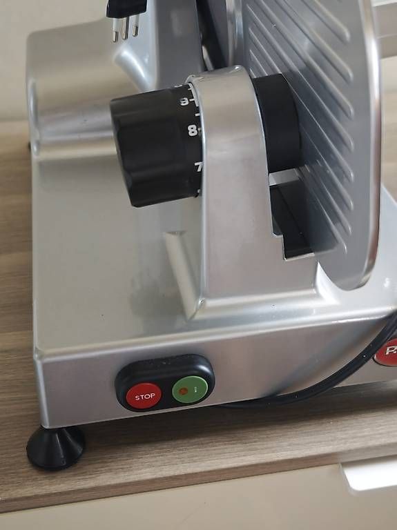 Alle Maschinen: Affettatrice professionale R.G.V. – Gebraucht aus Breganzona von kik_kz8d 3