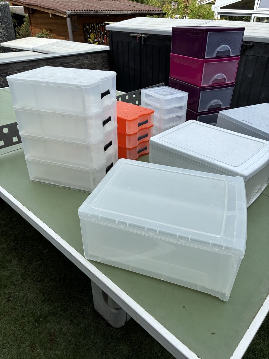 ESD Aufbewahrungsbox Fachteiler Stapelbar Kasten 305x220x36mm Innere Größe