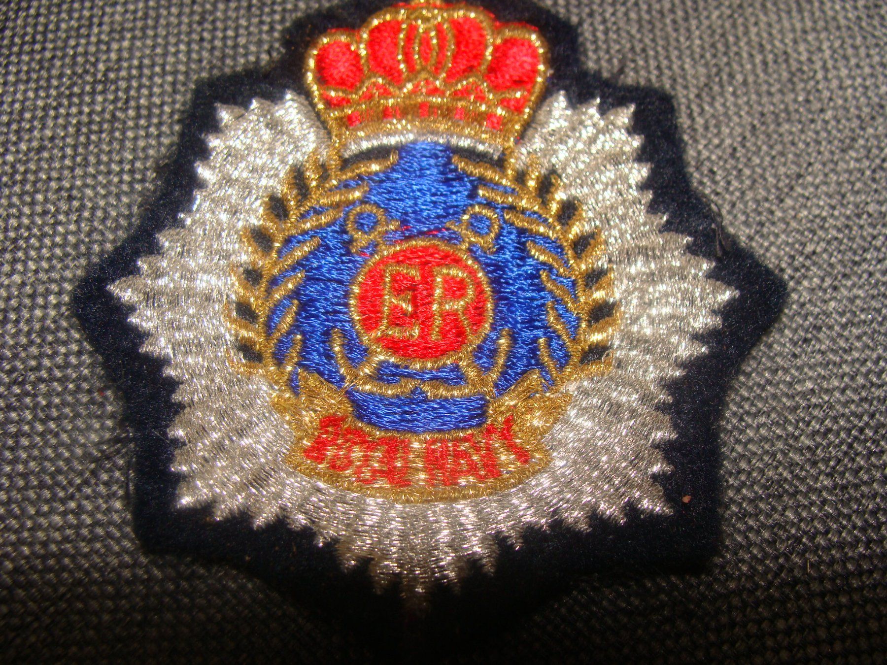 Placchette & Badge: Lot de badges Anglais – Usato da Cuarny venduto da hen_g7hn 1