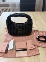 Neu - Miu Miu Wander matelassé nappa leather hobo bag -Black