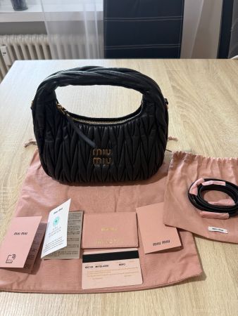 Neu - Miu Miu Wander matelassé nappa leather hobo bag -Black